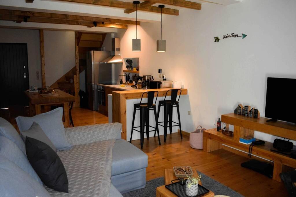 Pikralida House